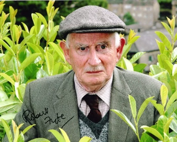 Robert Fyfe autograph