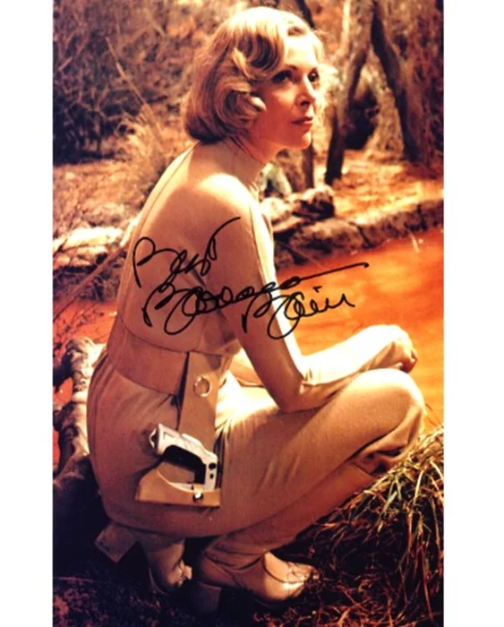 Barbara Bain autograph