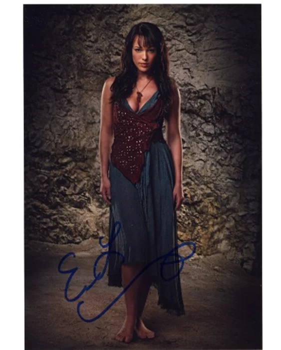 Erin Cummings autograph