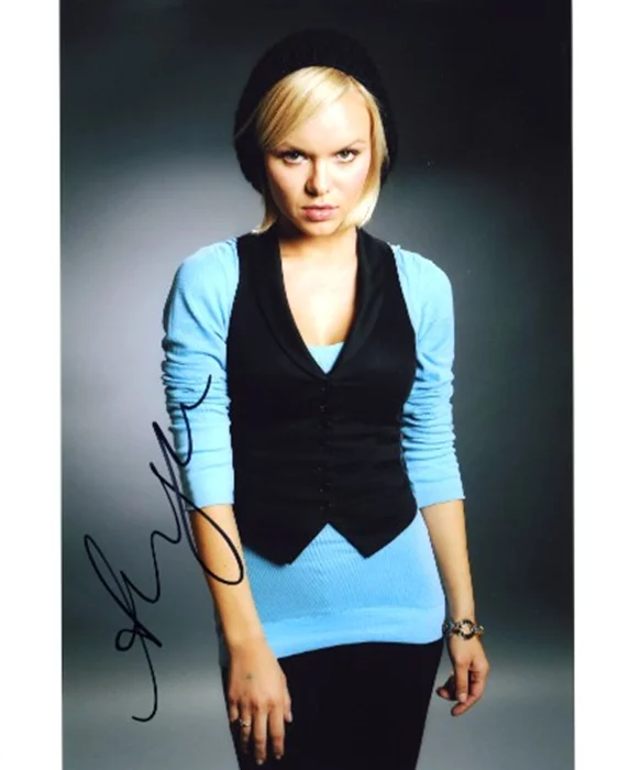Anya Monzikova autograph
