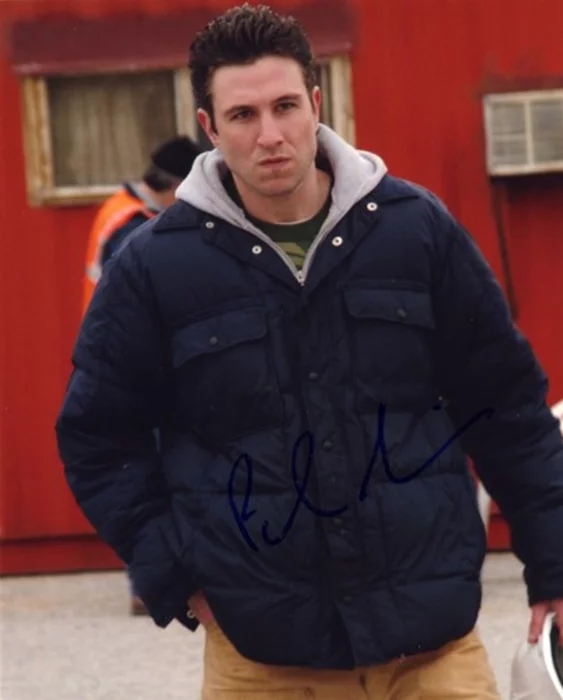 Pablo Schreiber autograph