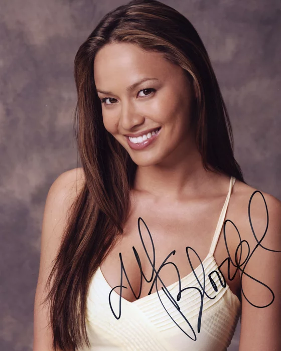 Moon Bloodgood autograph