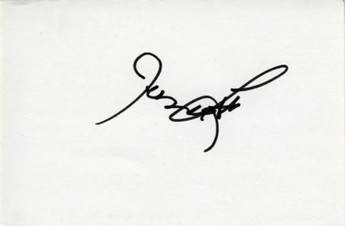 Jessica Lucas autograph