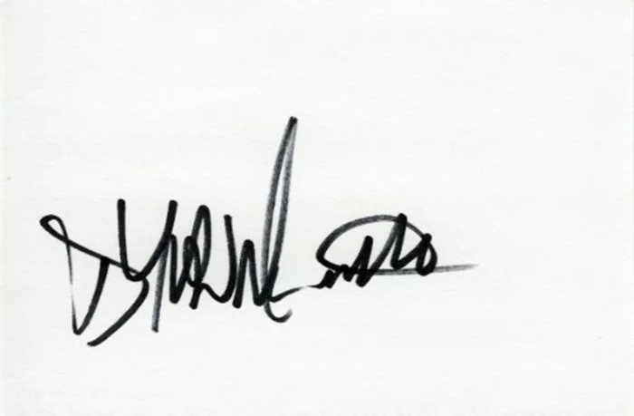 Dylan McDermott autograph