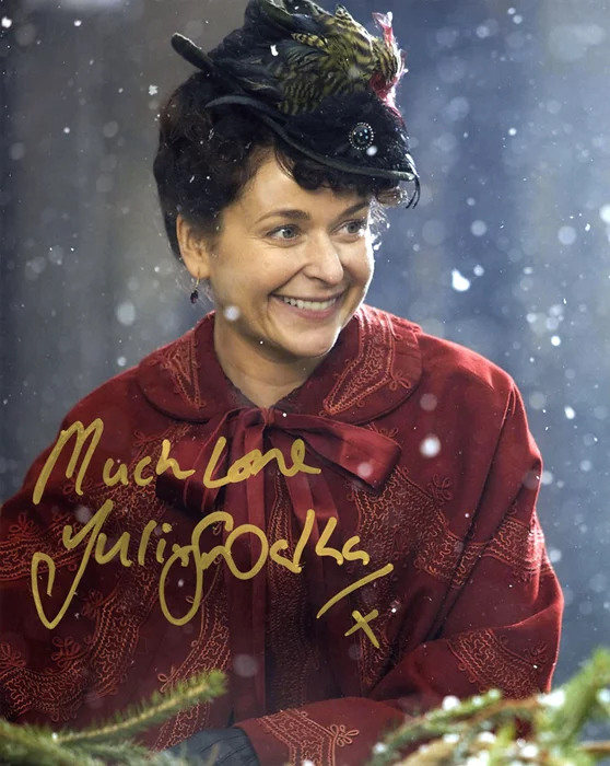 Julia Sawalha autograph