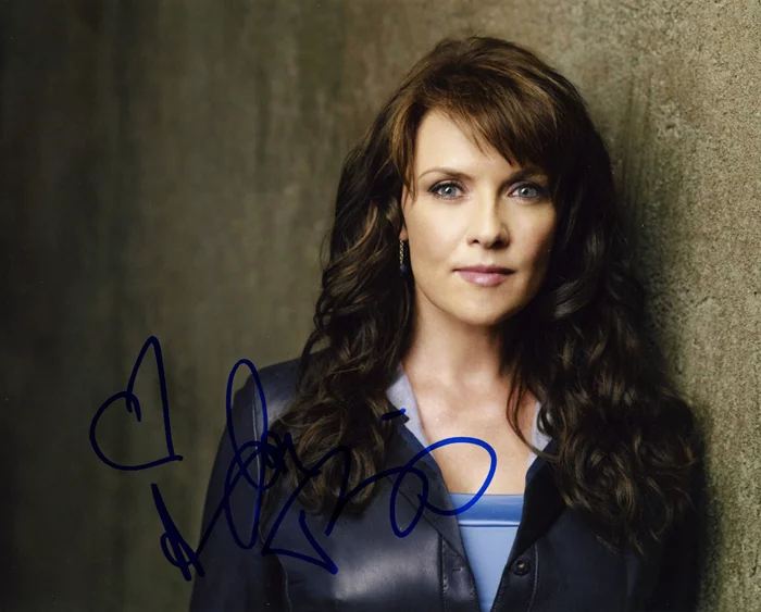 Amanda Tapping autograph