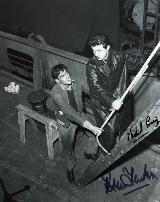 Passage Home autograph
