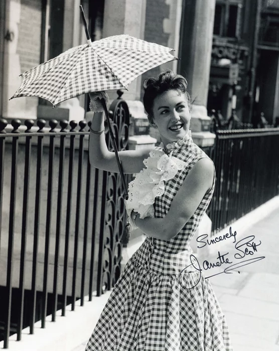 Janette Scott autograph