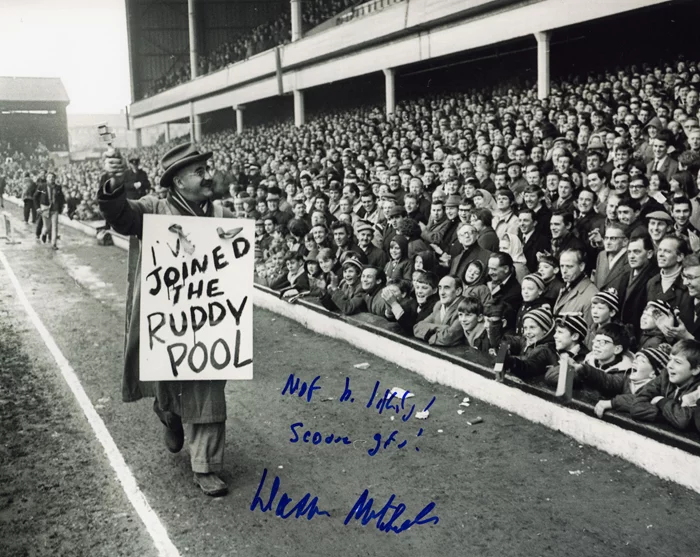 Warren Mitchell autograph