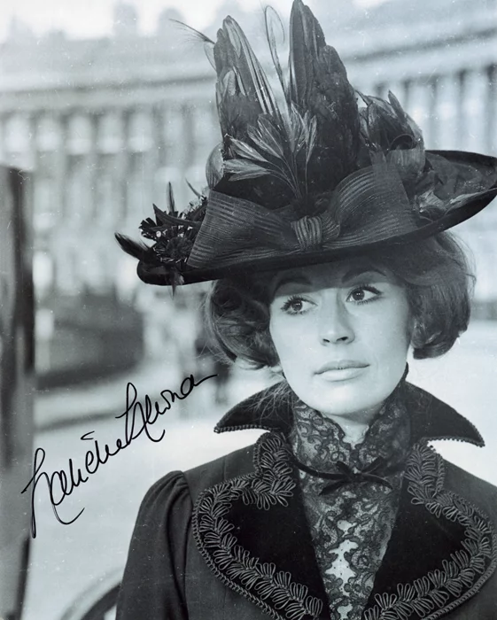 Nanette Newman autograph