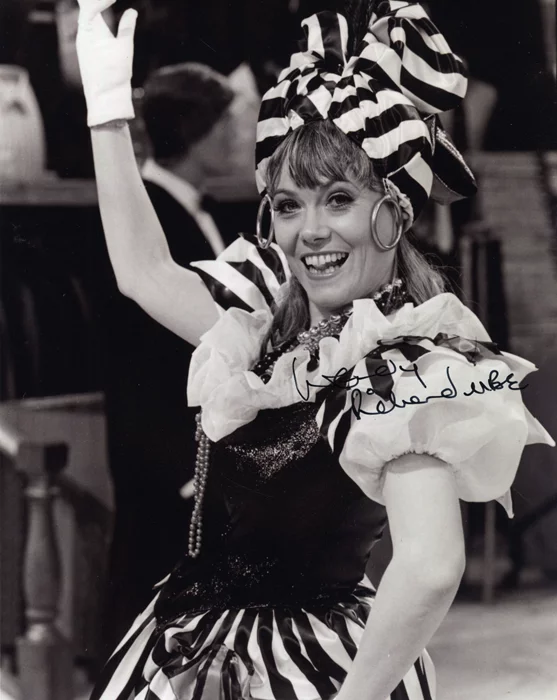 Wendy Richard autograph