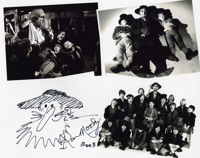 Ron Moody autograph