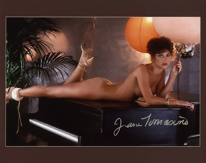 Jeana Tomasino autograph