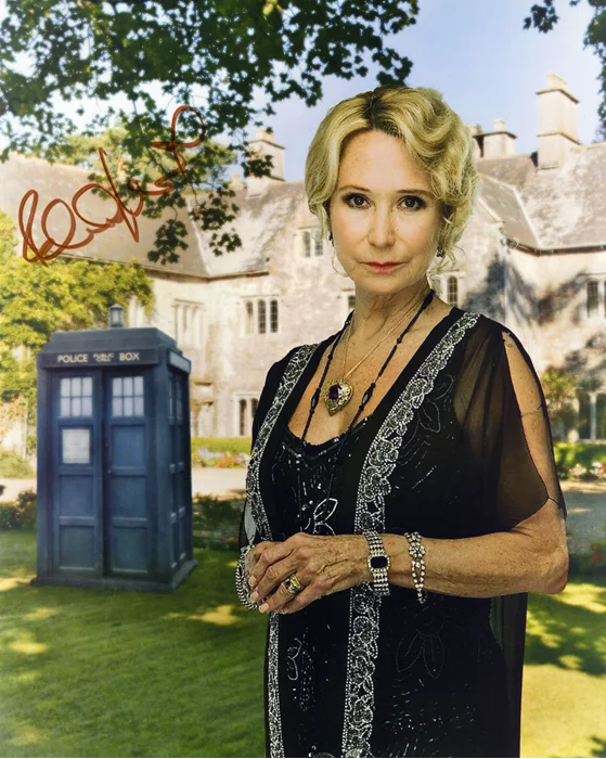 Felicity Kendal autograph
