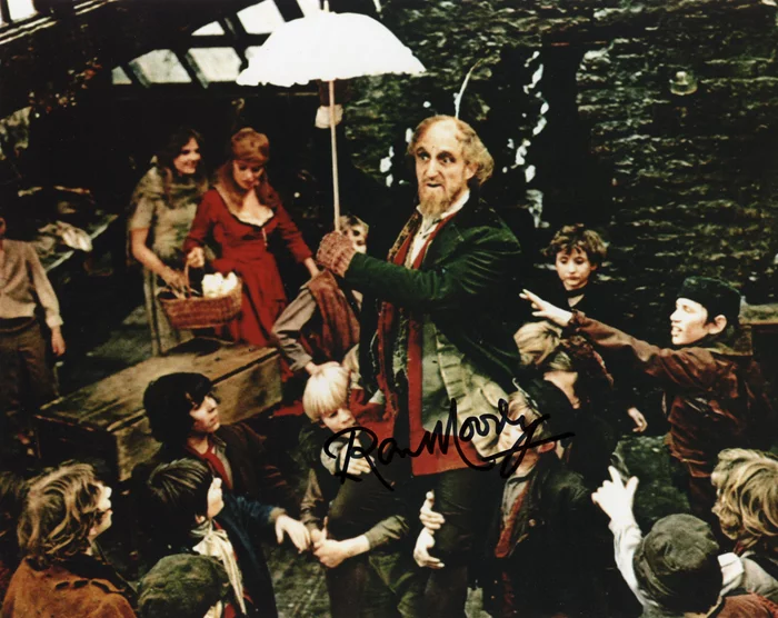 Ron Moody autograph