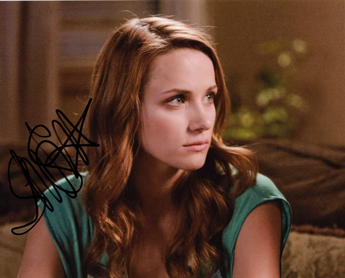 Shantel VanSanten autograph
