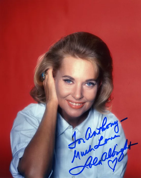 Lola Albright autograph