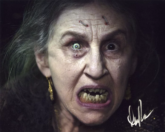 Lorna Raver autograph