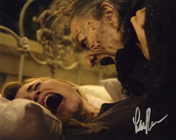 Lorna Raver autograph