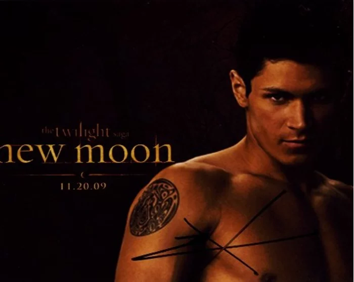 Alex Meraz autograph