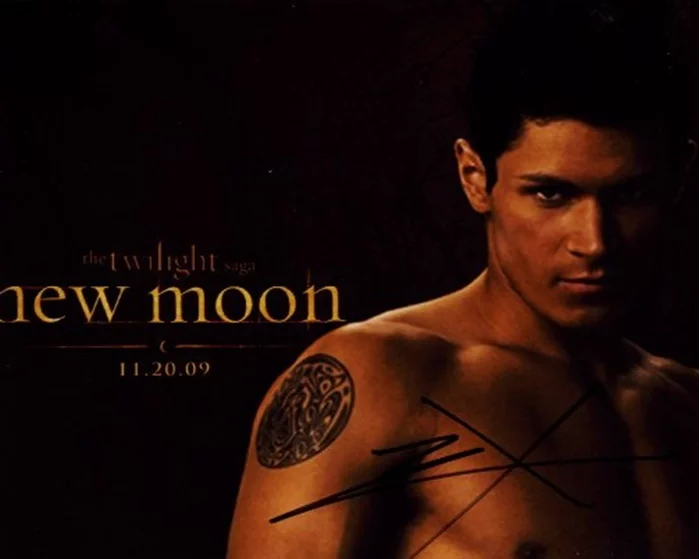 Alex Meraz autograph