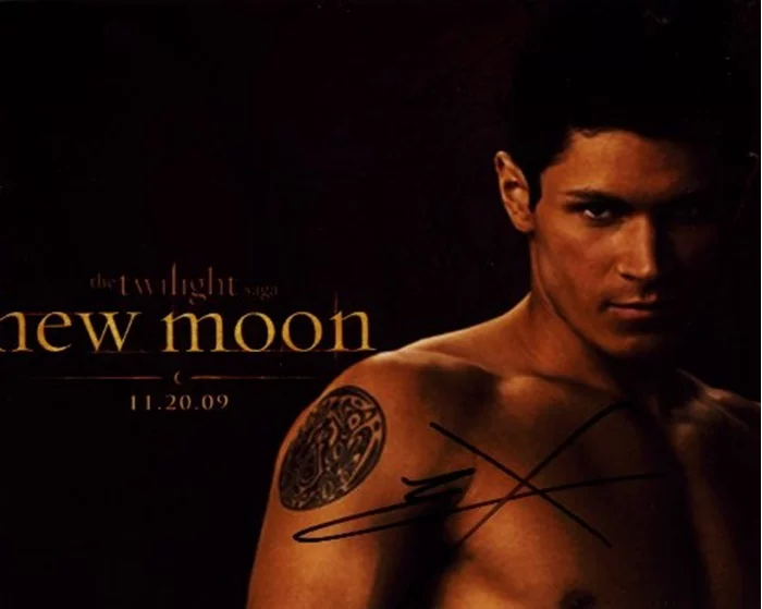 Alex Meraz autograph