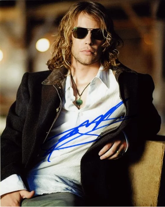 Angus Sutherland autograph