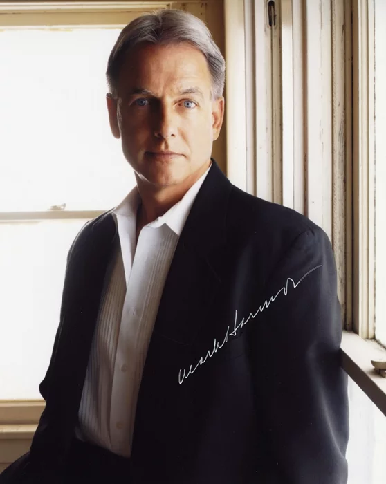 Mark Harmon autograph