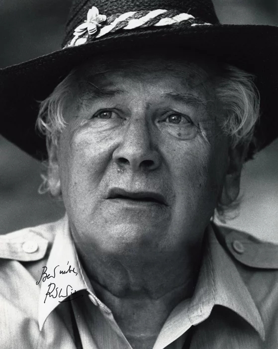 Peter Ustinov autograph