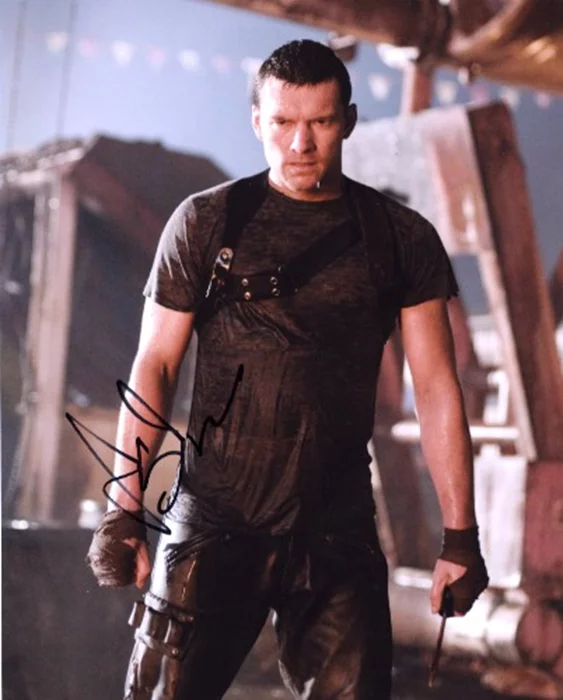 Sam Worthington autograph