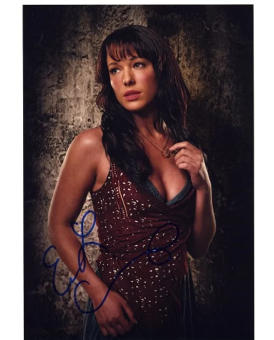Erin Cummings autograph