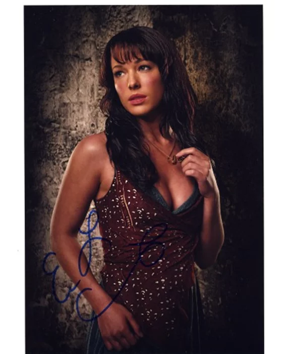 Erin Cummings autograph