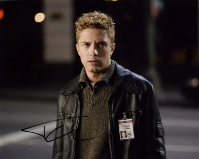 Topher Grace autograph