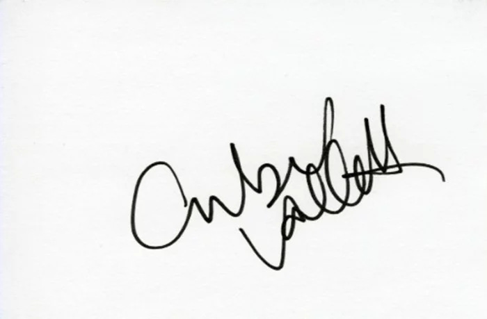 Amber Valletta autograph