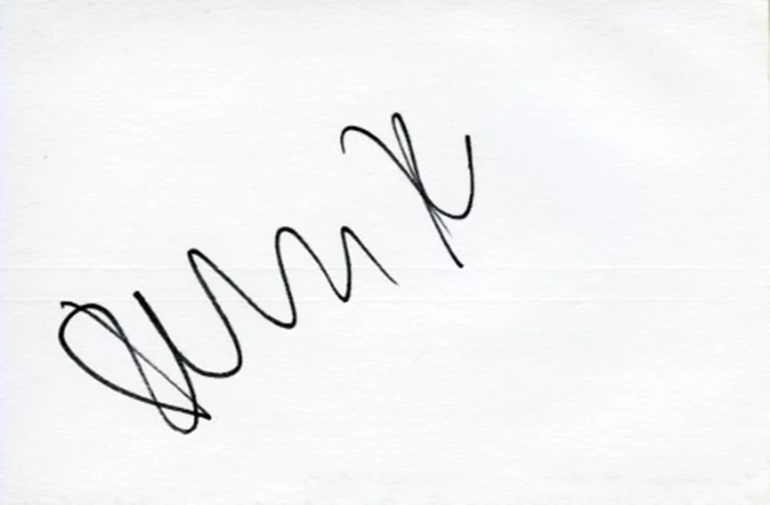 Perrey Reeves autograph