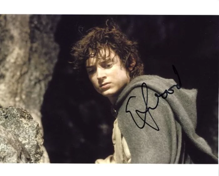 Elijah Wood autograph