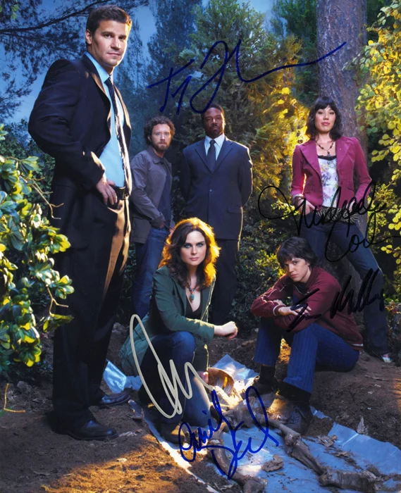 Bones autograph