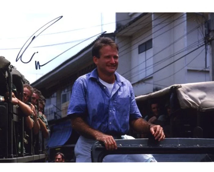 Robin Williams autograph
