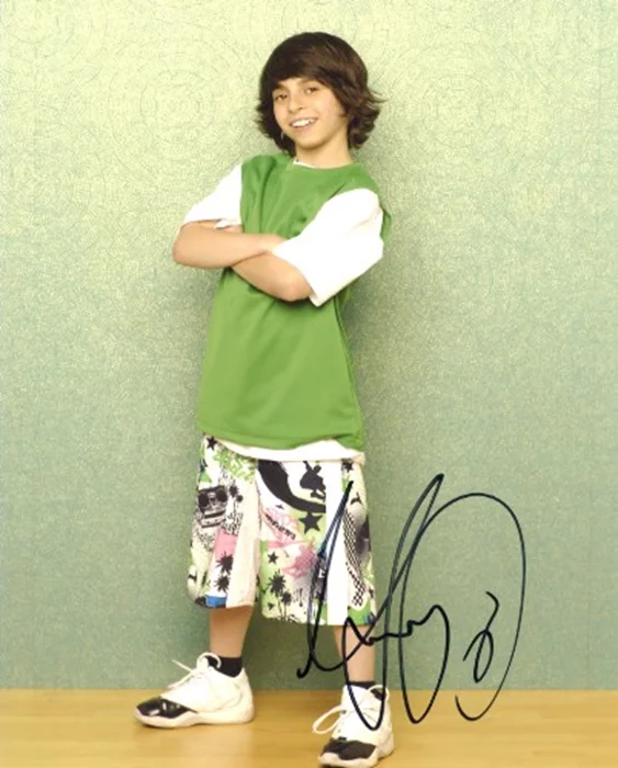 Moises Arias autograph