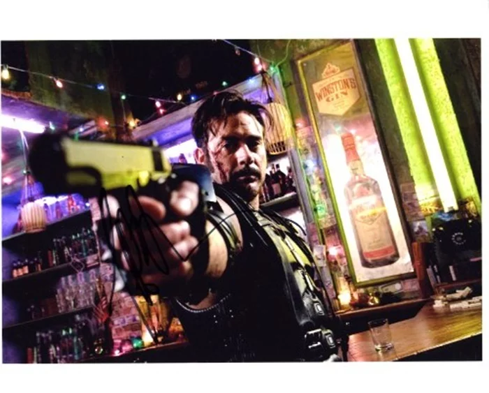Jeffrey Dean Morgan autograph