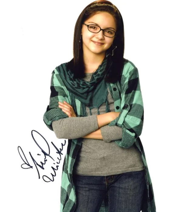 Ariel Winter autograph