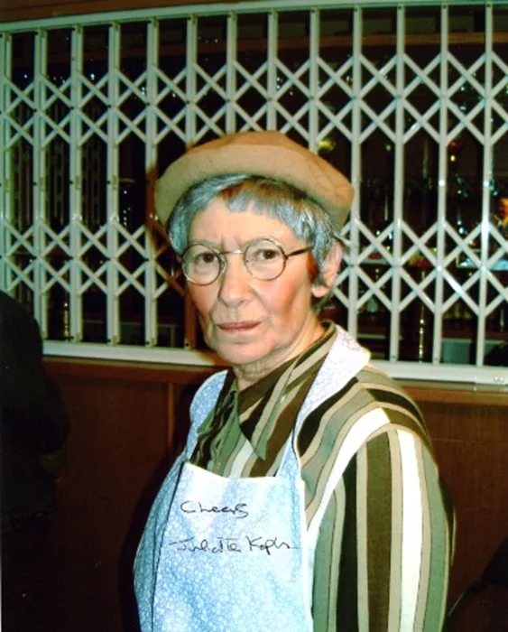 Juliette Kaplan autograph