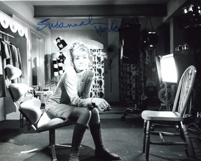 Susannah York autograph