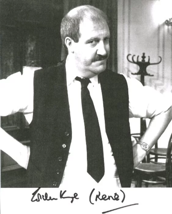 Gorden Kaye autograph