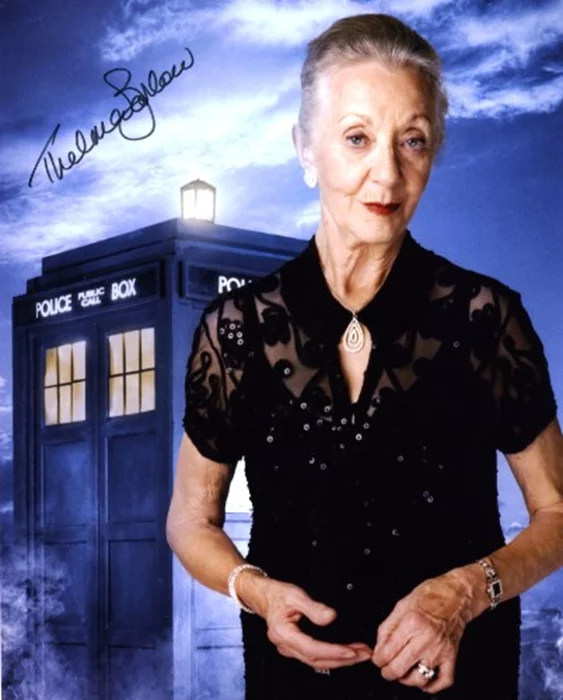 Thelma Barlow autograph