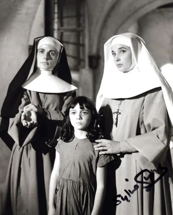Sylvia Syms autograph
