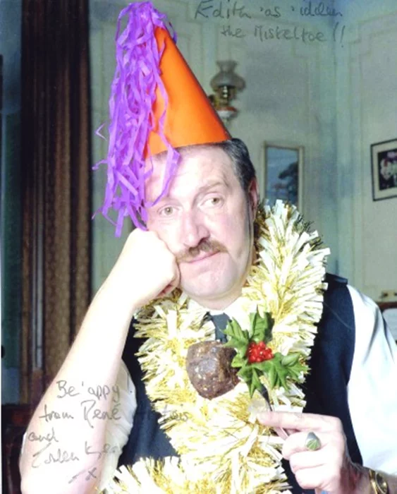 Gorden Kaye autograph