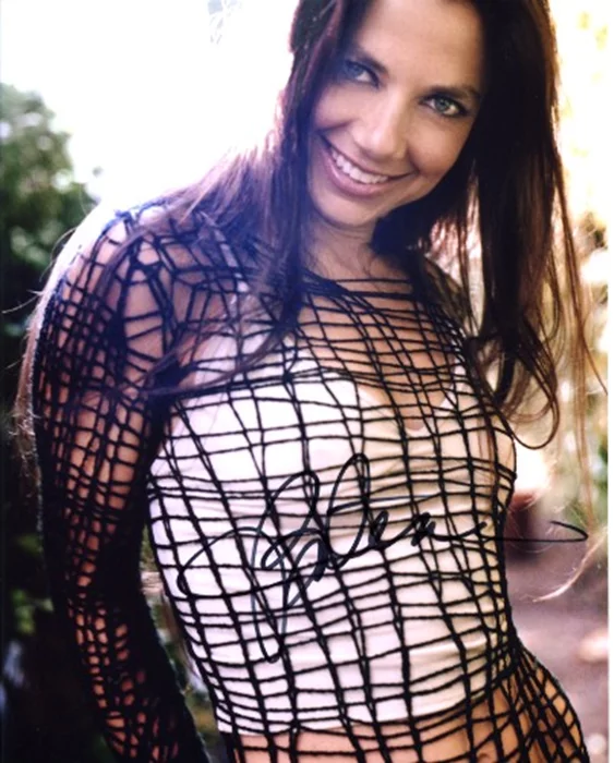 Justine Bateman autograph
