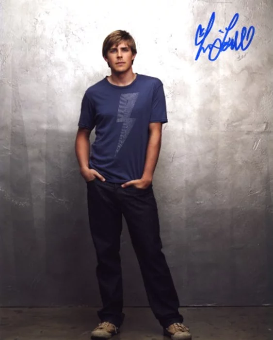 Chris Lowell autograph