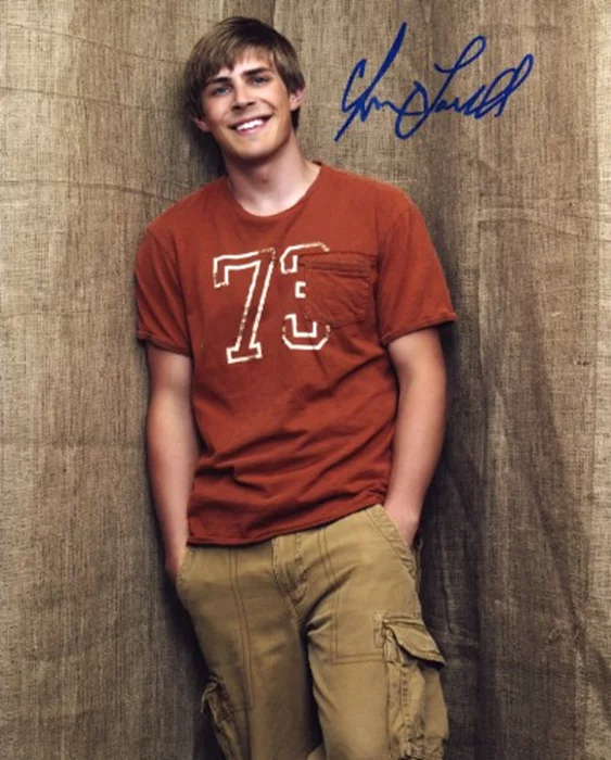 Chris Lowell autograph